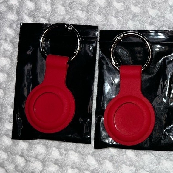 Apple Air Tag Holder Case Cover Red Silicone Sleeve Skin Keychain Ring OrB1 - Picture 9 of 9